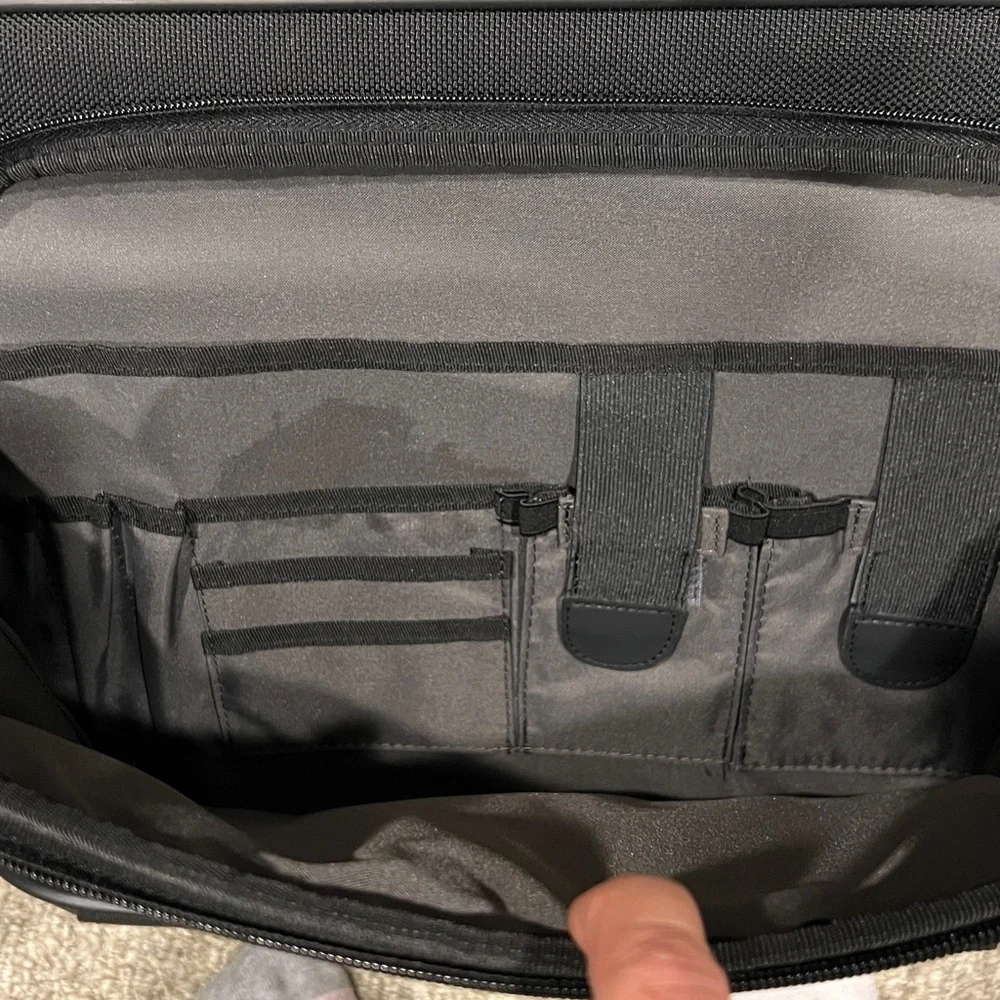 Samsonite Black Laptop Shoulder Messenger Bag
